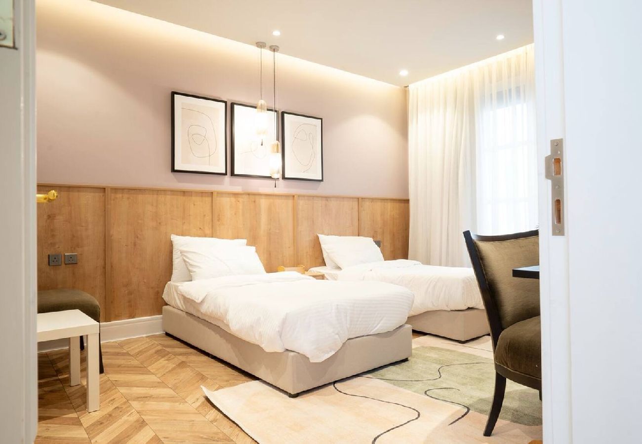 Apartment in Riad - Almlqa R228